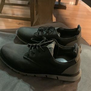 Kennet Cole shoes Broadway Runner Black